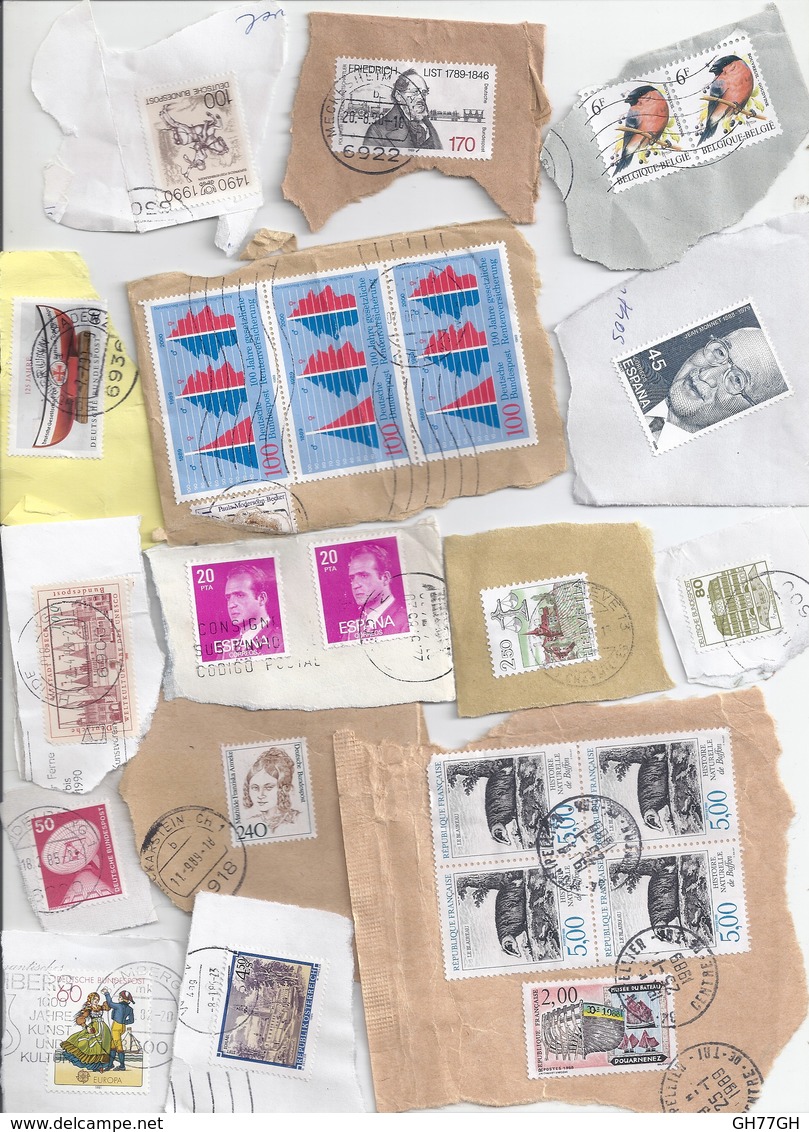 LOT 300 TIMBRES SUR DECOUPES D'ENVELOPPES -scans joints -MONDE dont France Allemagne Suisse Espagne Italie Amériques etc