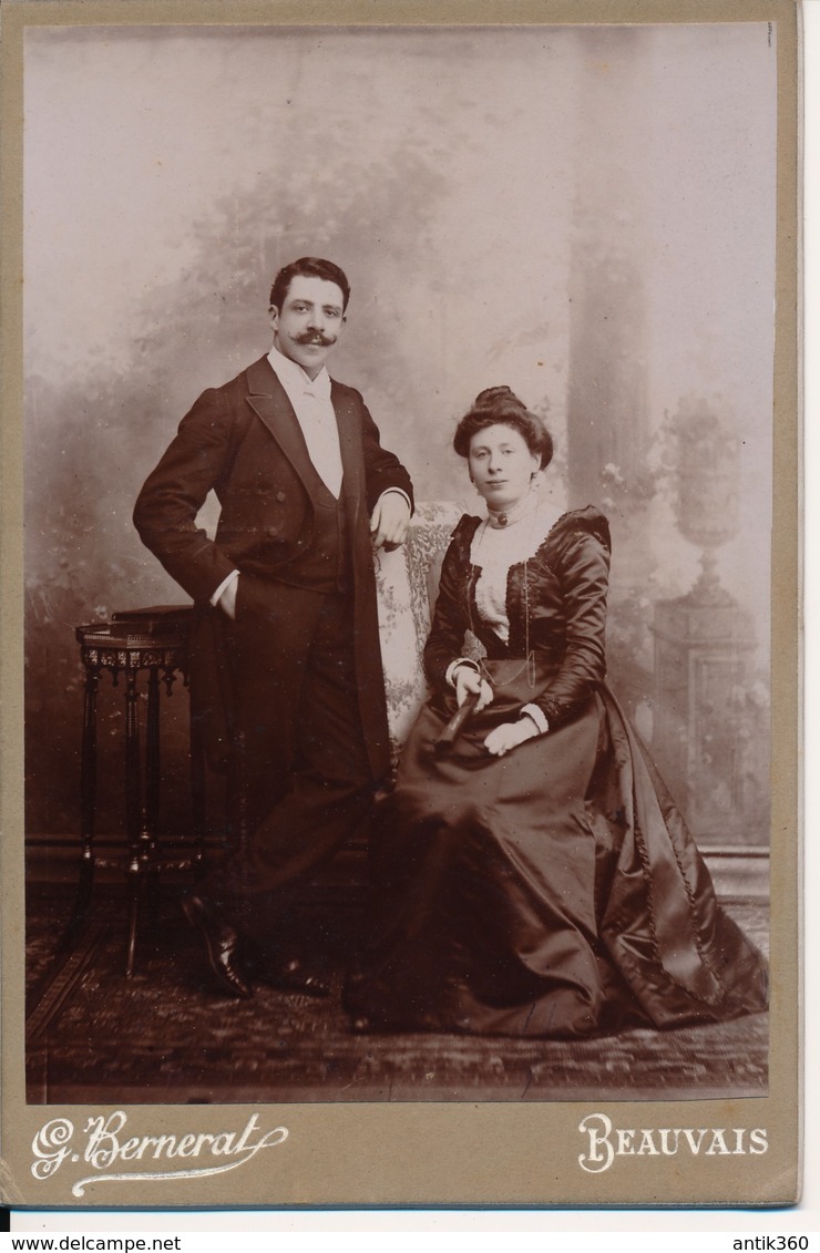 Photo Ancienne Portrait D'un Couple Fin XIXe Photographie Bernerat à Beauvais Format 11x17cm - Andere & Zonder Classificatie