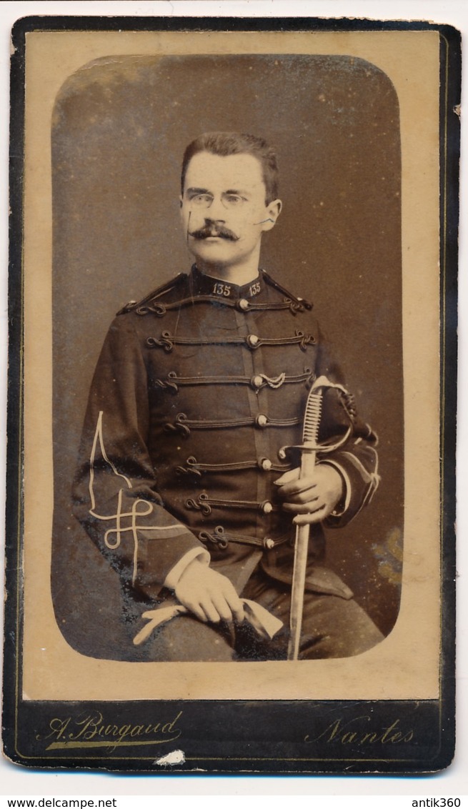Photo Ancienne XIXe CDV Circa 1880 Portrait D'un Militaire 135 Au Col Photographie Burgaud à Nantes - Autres & Non Classés