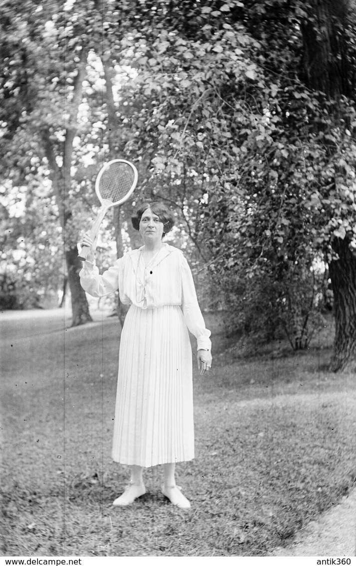 Photo Ancienne Amateur Circa 1910 Négatif Sur Verre Joueur Et Joueuse De Tennis - Sonstige & Ohne Zuordnung