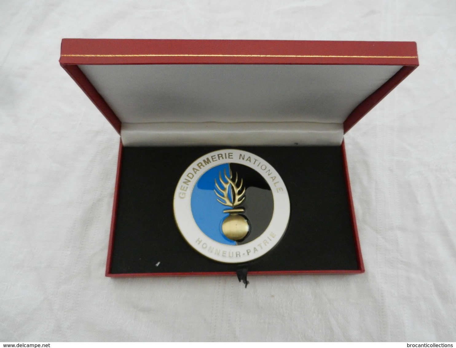 Médaille De Table Plaque De Gendarmerie Dans Sa Boîte - Police & Gendarmerie
