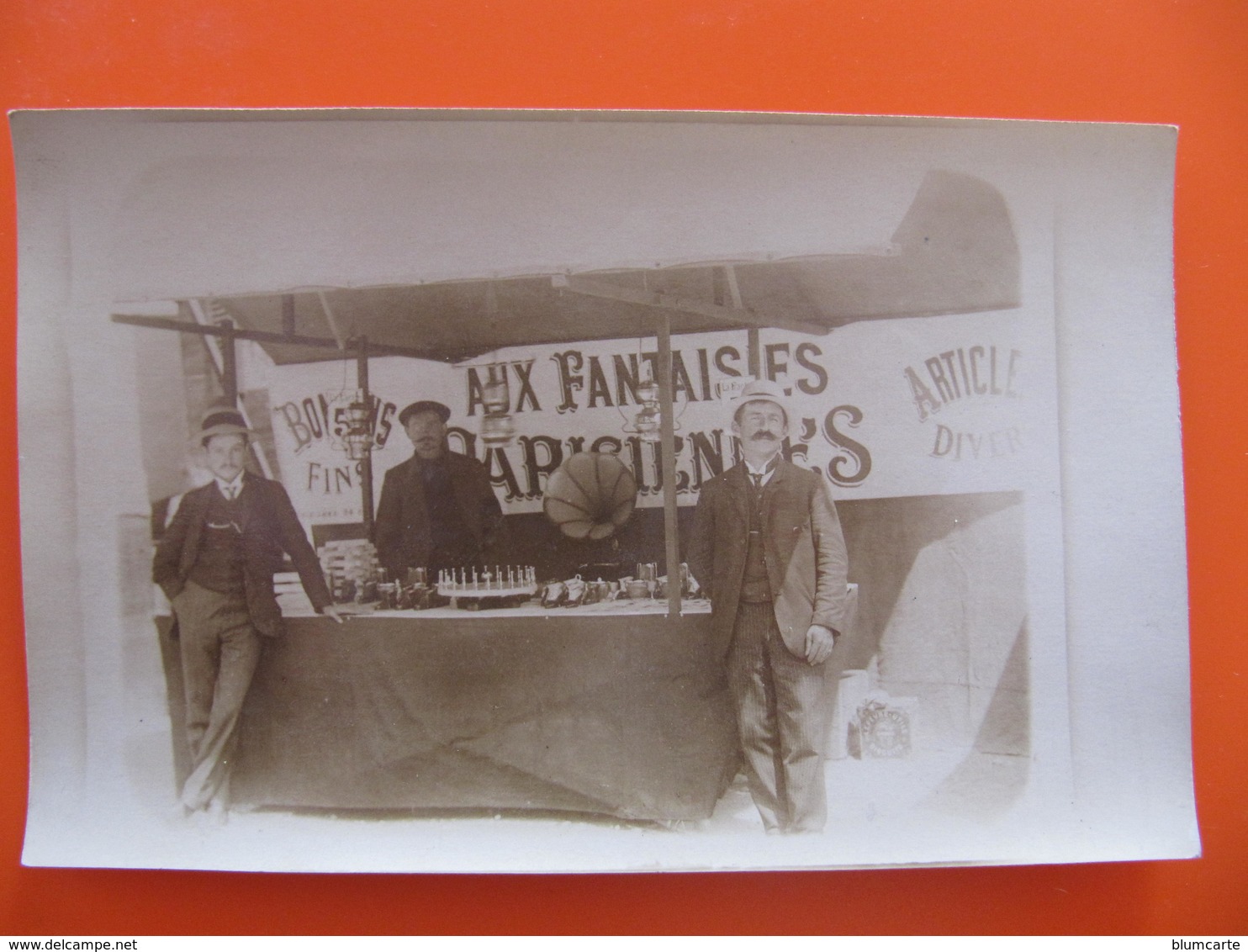 Carte Photo - AUX FANTAISIES PARISIENNES - P. MERCIER EDITEUR A LA ROCHELLE - Autres & Non Classés