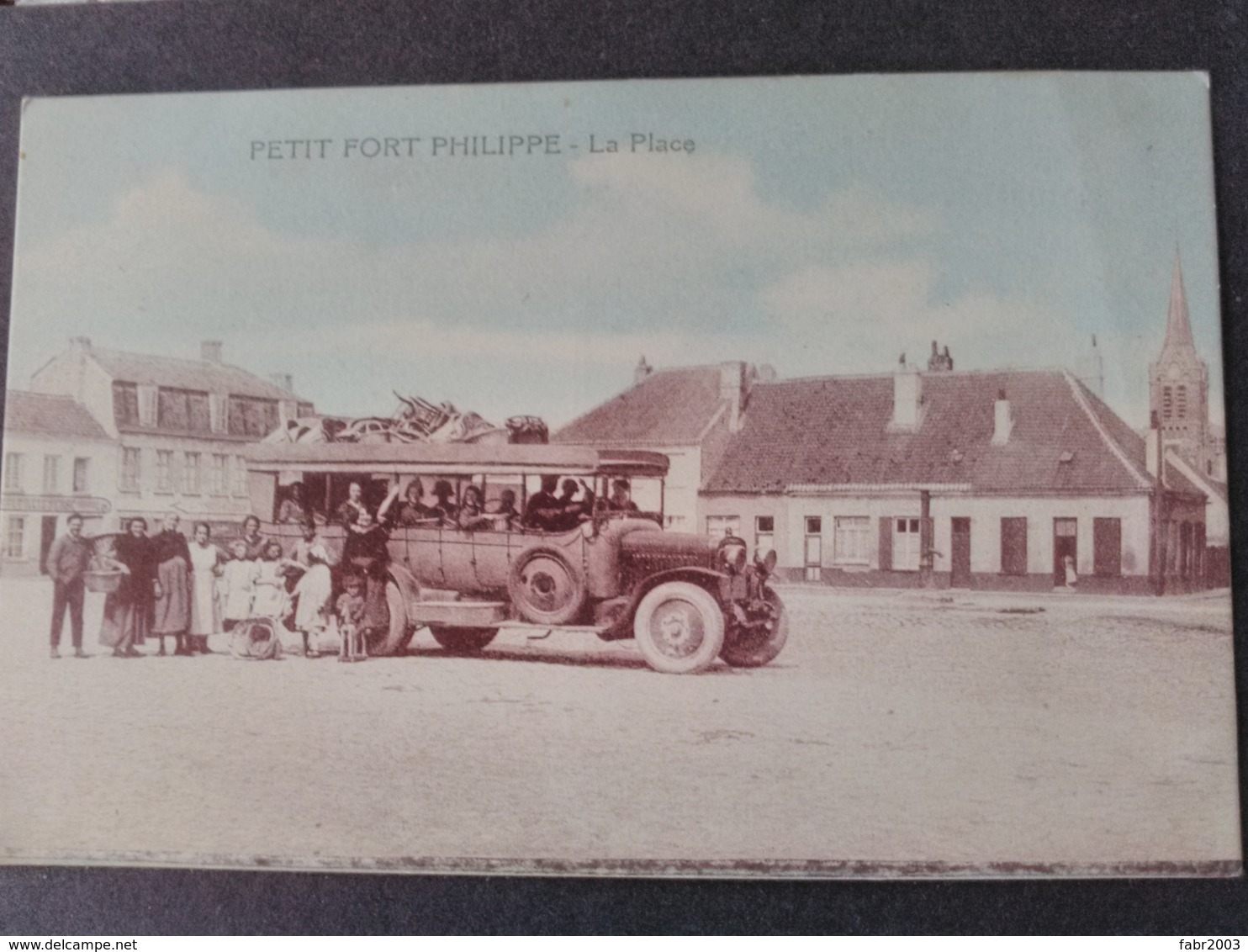 Gravelines - Petit Fort Philippe - La Place Autobus Salomé. Superbe Plan Animé. - Gravelines