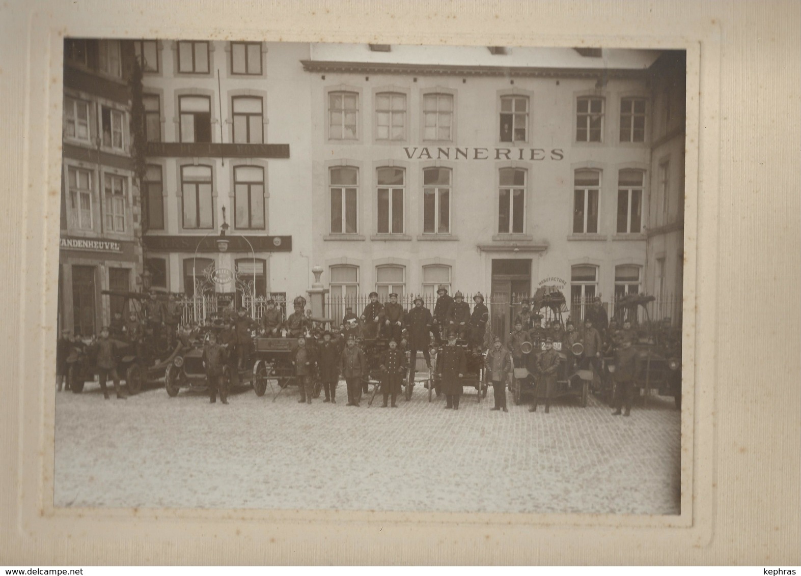 NAMUR : SUPERBE ET TRES RARE PHOTO SUR CARTON - Les Pompiers - Place D'Armes - VOIR DESCRIPTIF - Lieux