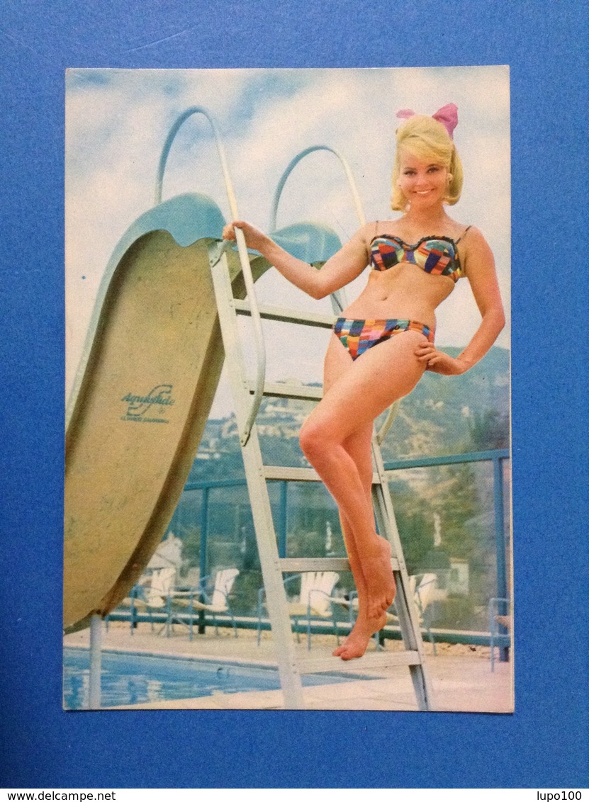 CARTOLINA DONNA RAGAZZA IN COSTUME DA BAGNO BIKINI PIN-UP - Pin-Ups