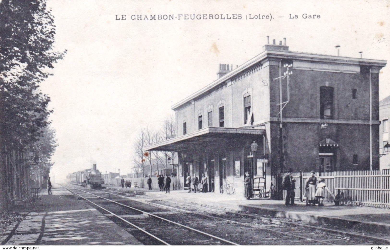 42 - Loire -  LE CHAMBON FEUGEROLLES - La Gare - Train Vapeur Entrant En Gare - Le Chambon Feugerolles