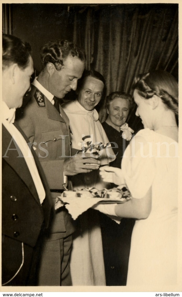 Postcard / ROYALTY / Belgique / België / Roi Leopold III / Koning Leopold III / Gala Aux Galeries / 1937 - Beroemde Personen