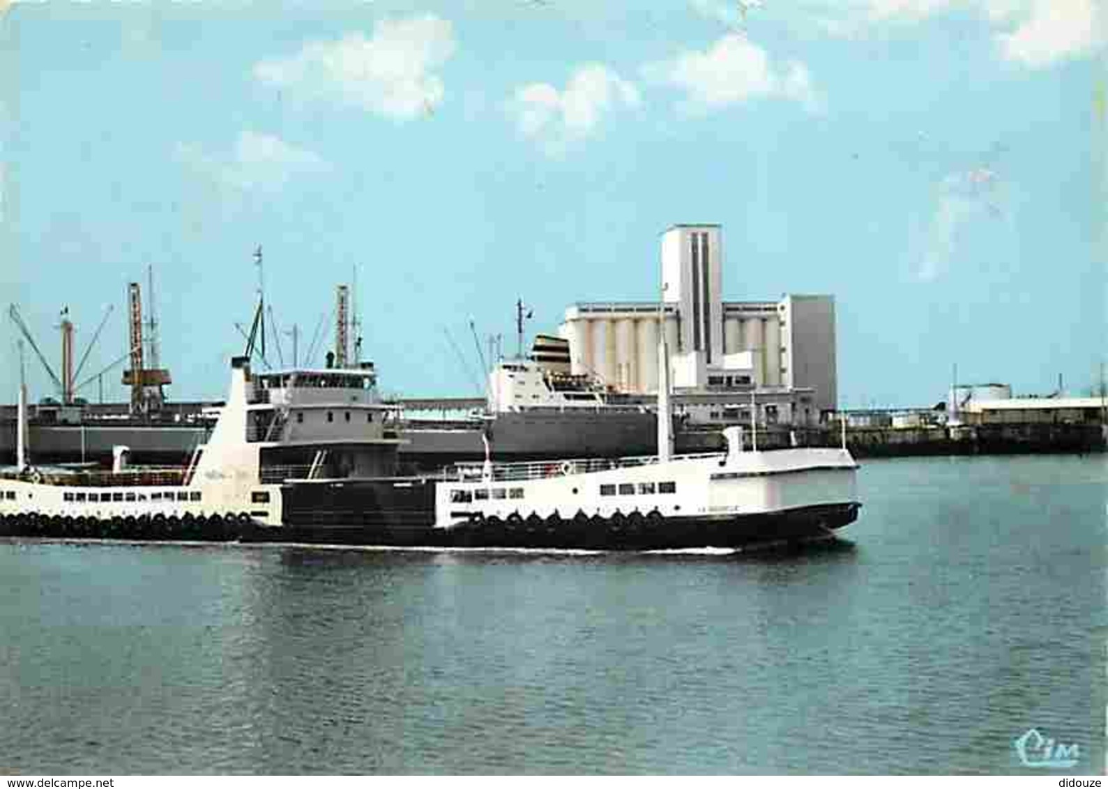 17 - La Pallice - Le Nouveau Bac De L'Ile De Ré Maréchal De Toiras Sortant Du Port - Bateaux - Voir Scans Recto-Verso - Autres & Non Classés