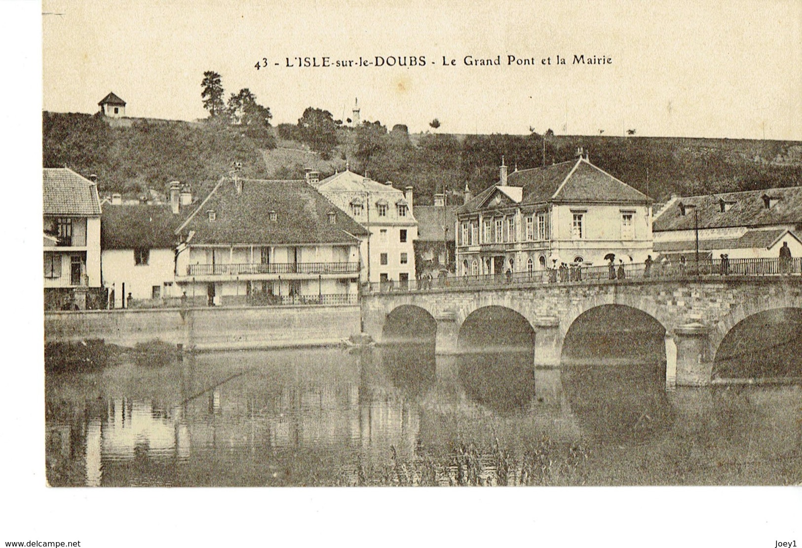 Cpa Isle Sur Le Doubs, Le Grand Pont Et La Mairie. - Isle Sur Le Doubs