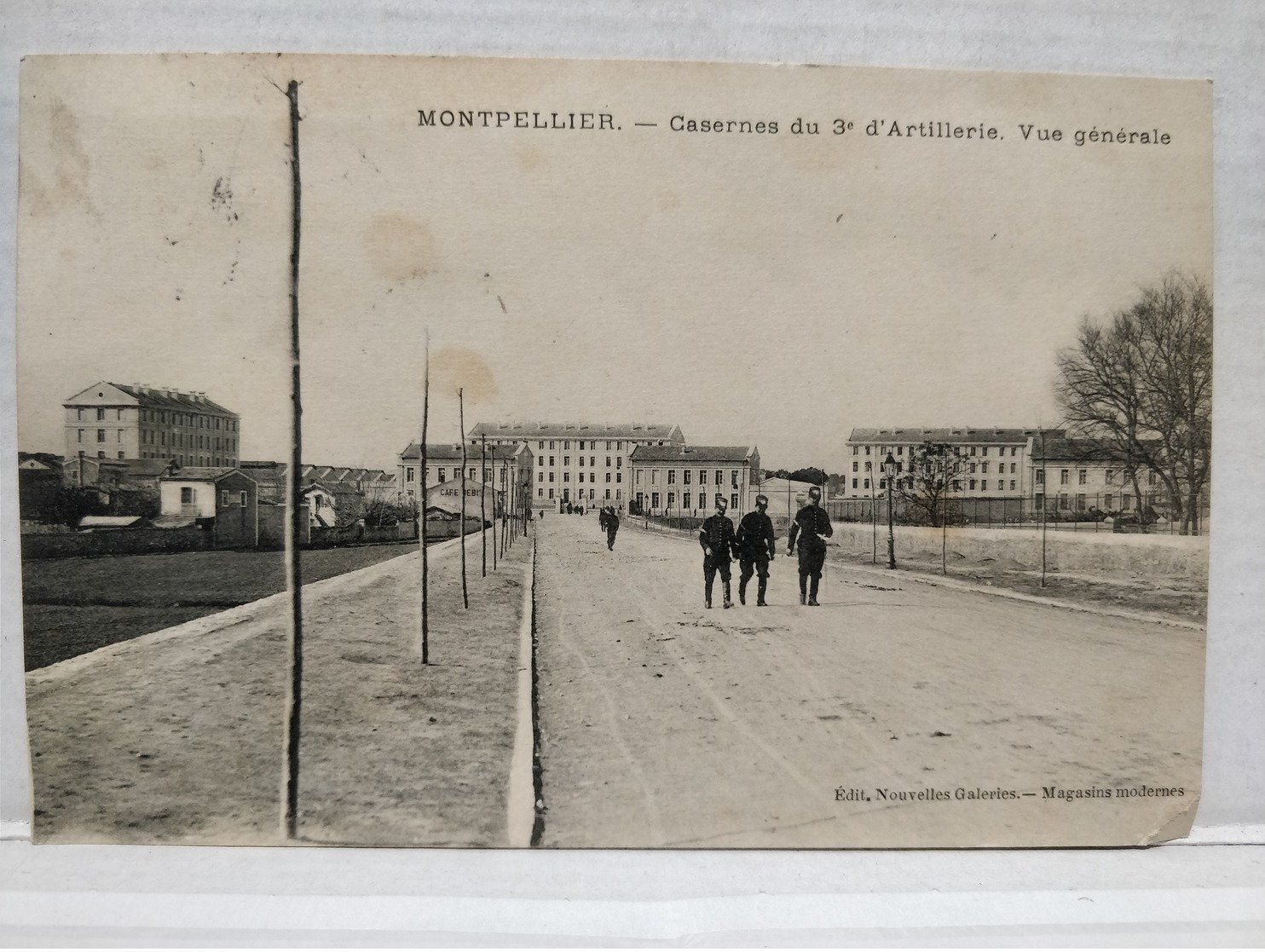 Montpellier. Casernes Du 3éme D'Artillerie. Vue Générale. Animée - Montpellier