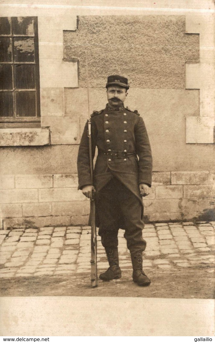CARTE PHOTO D'UN SOLDAT DU 90 EME REGIMENT A IDENTIFIER - Guerre 1914-18
