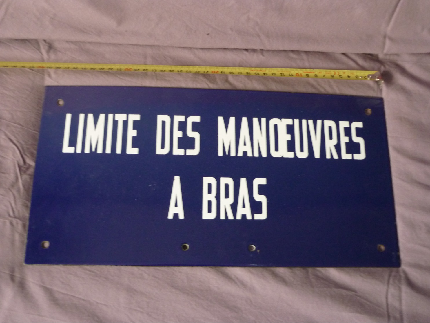 Plaque  émaillée  Limite Des Manoevres A Bras  Année 1970 - Plaques émaillées (après 1960)