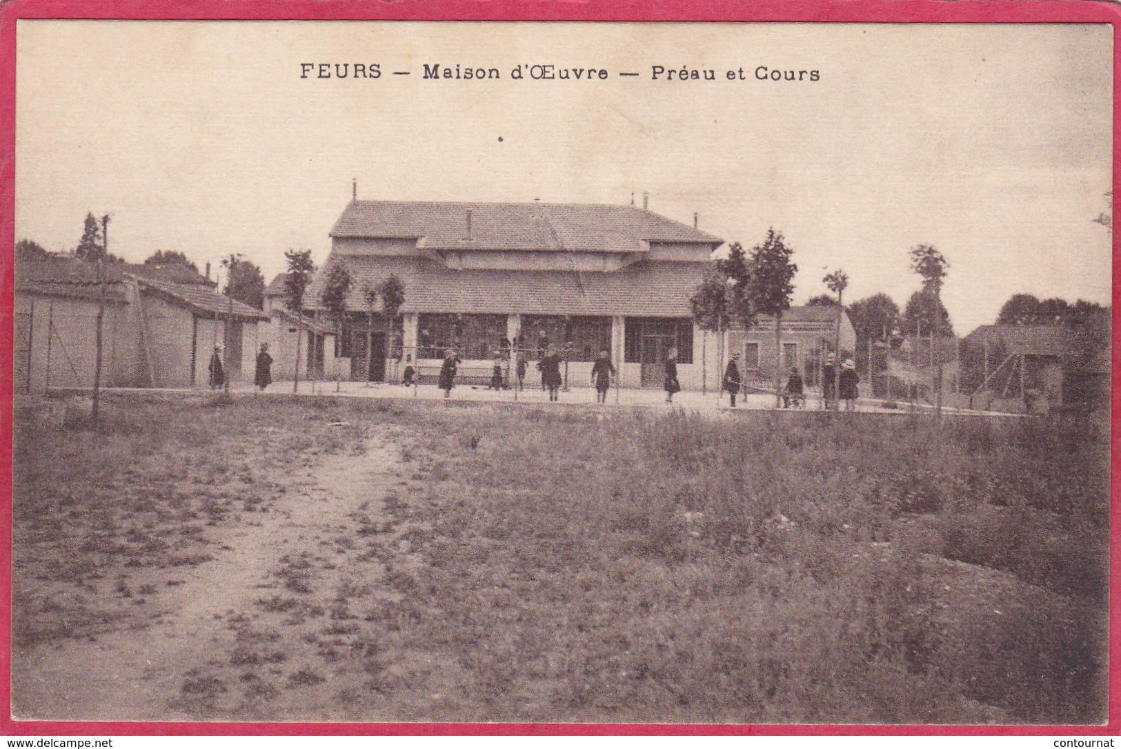 RARE CPA 42 FEURS Maison D' Oeuvre Préau Et Cours - Feurs