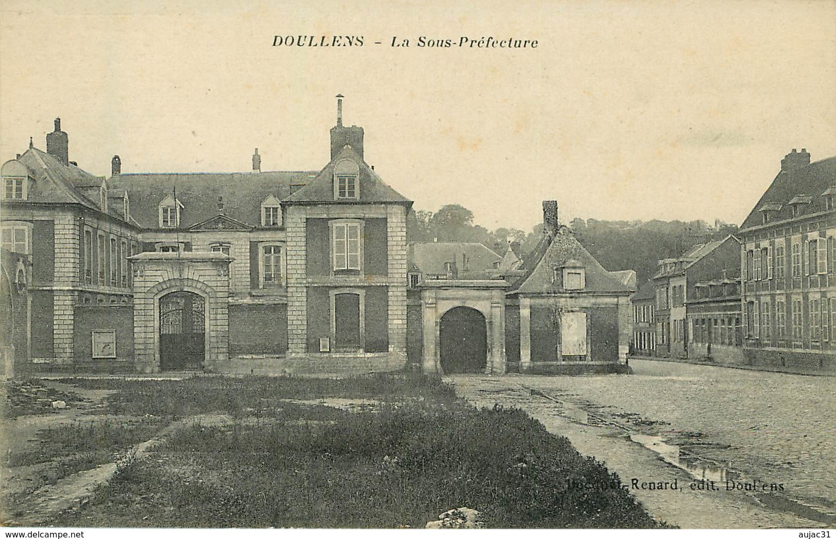 Dép 80 - Doullens - La Sous Préfecture - Bon état Général - Doullens