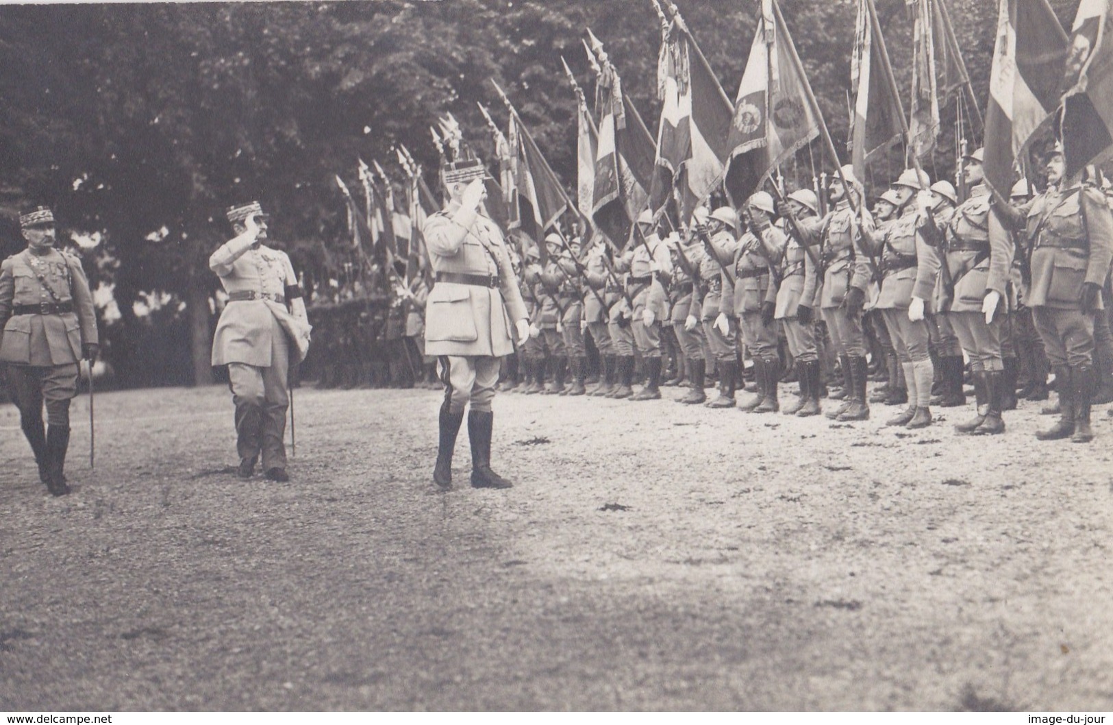 Carte Photo Le Maréchal Philippe Petain Et Le General Mangin Passant En Revue Un Regiment - Personnages