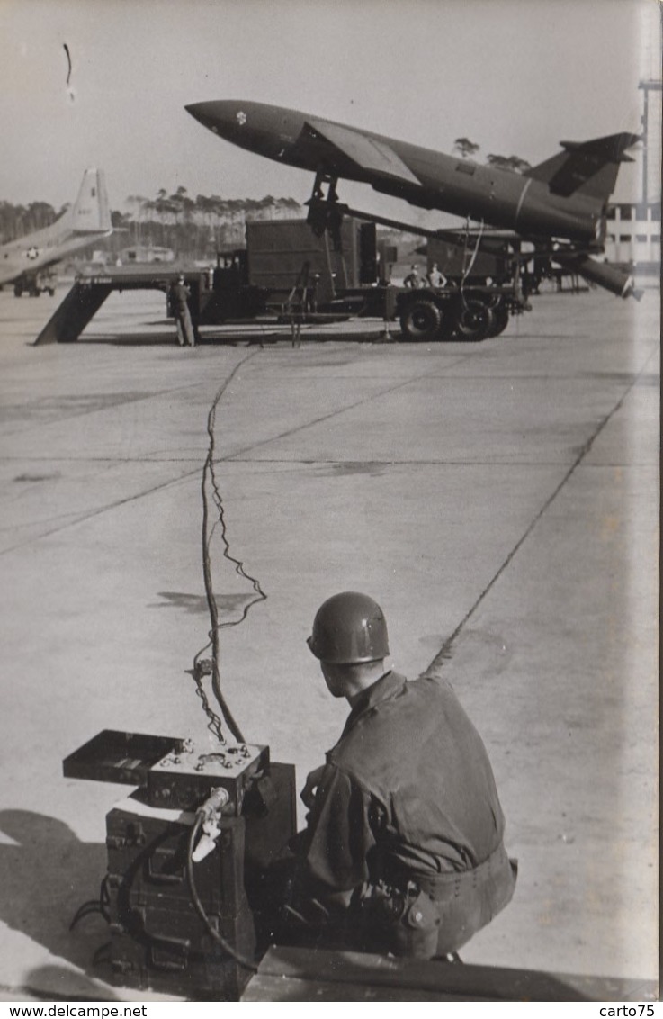 Photographie - Aviation Militaire - Lance-Fusée Sur Camion Rampe De Lancement - Fotografie