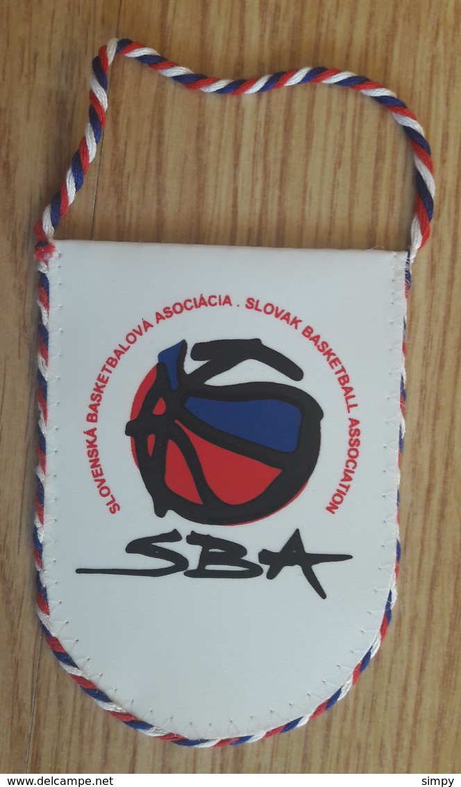 Pennant Basketball Federation Of SLOVAKIA 65x90 Mm - Bekleidung, Souvenirs Und Sonstige