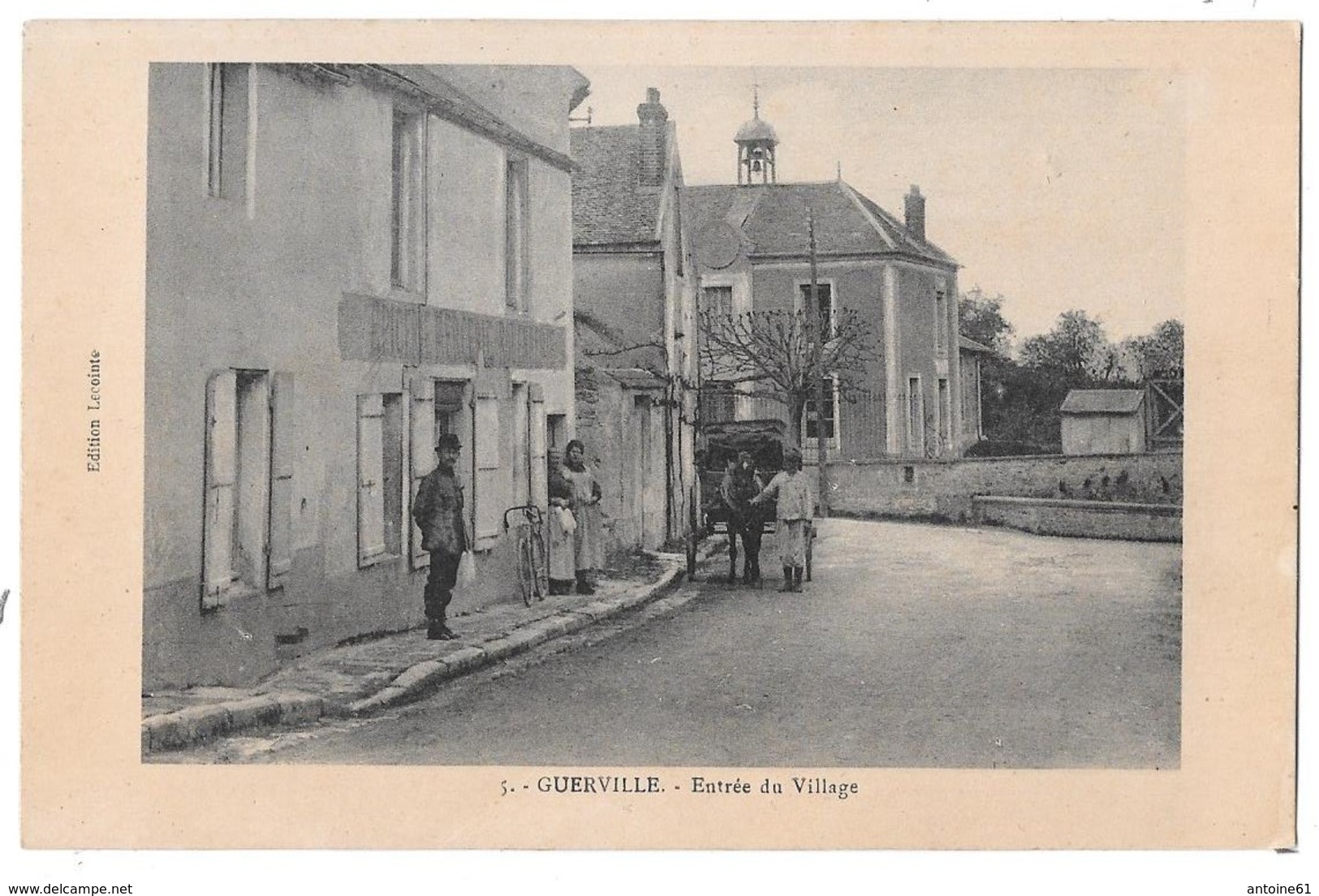GUERVILLE 2 CPA - Entrée Du Village (Epicerie, Mercerie) Et Vue Du Lavoir (femmes Et Enfants) - Guerville