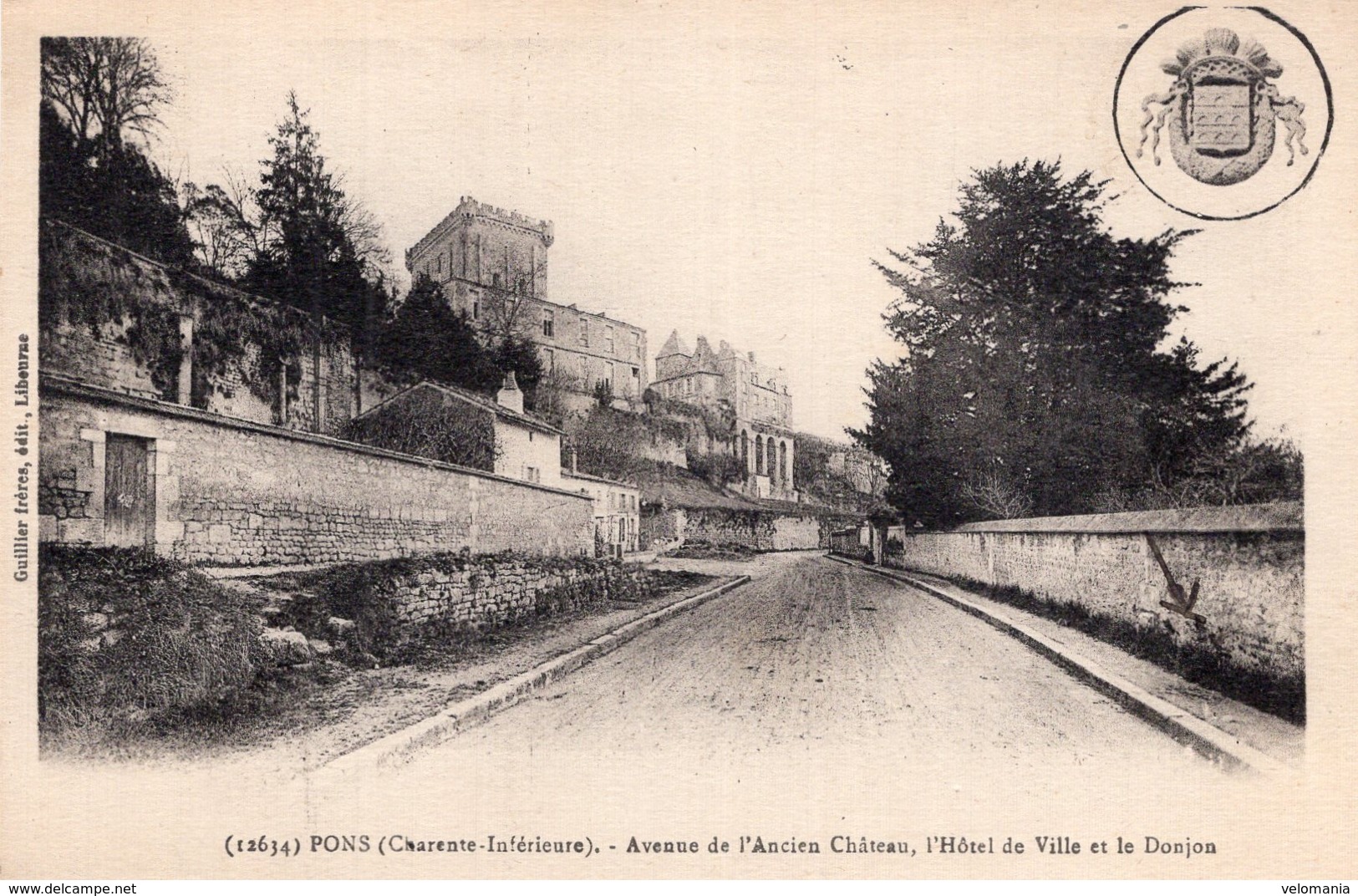 1587 - Cpa 17 Pons - Avenue De L'ancien Château - Pons