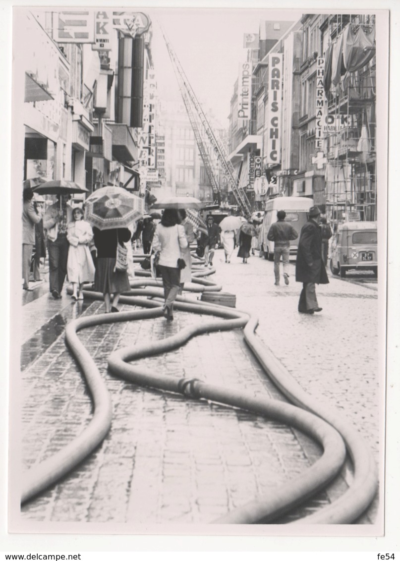 ° MOSELLE ° METZ ° RUE SERPENOISE ° INCENDIE DU MAGASIN "STUHLER" Le 9 JUILLET 1980 ° POMPIERS ° LOT DE 19 PHOTOS ° - Places