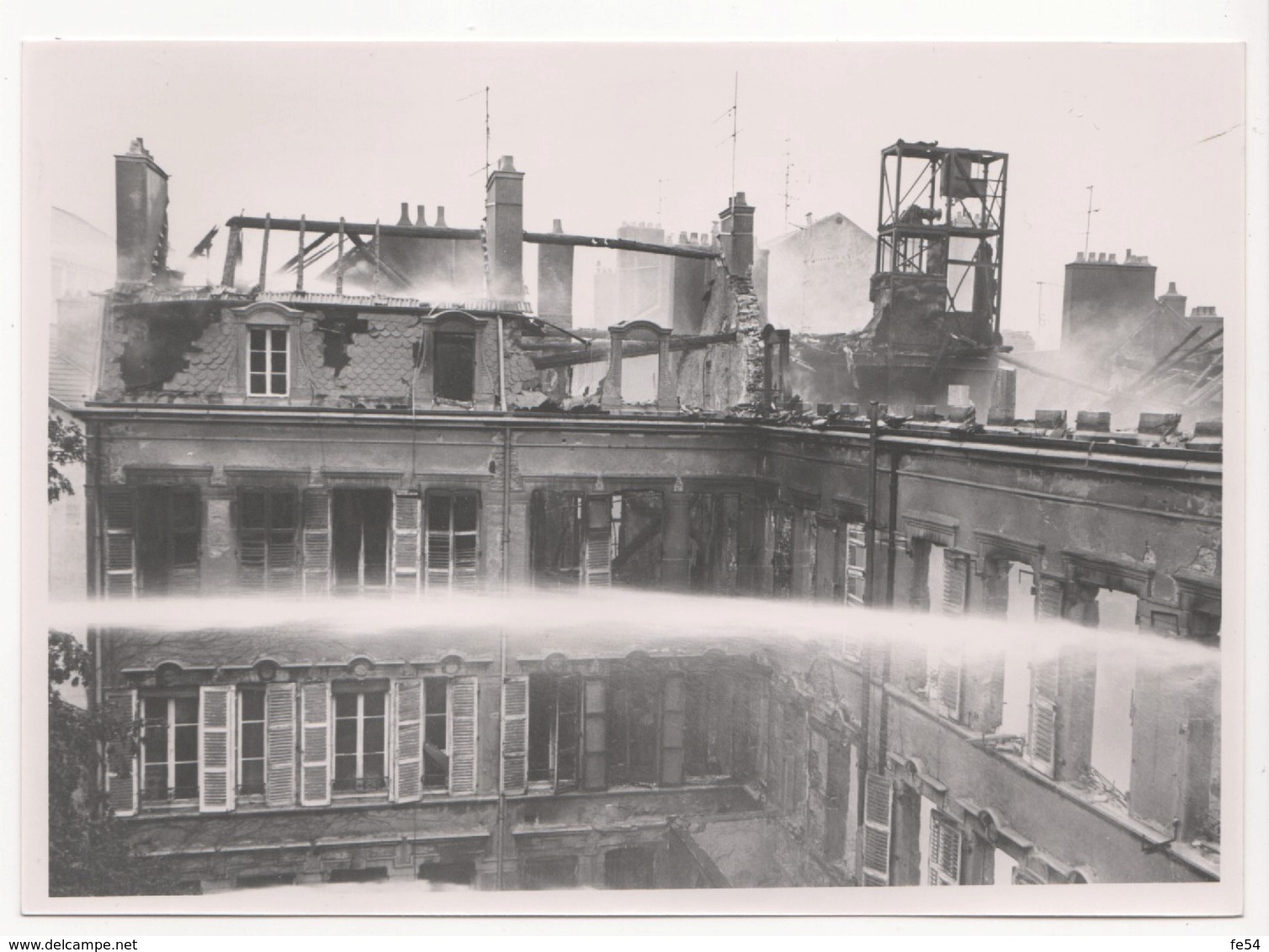 ° MOSELLE ° METZ ° RUE SERPENOISE ° INCENDIE DU MAGASIN "STUHLER" le 9 JUILLET 1980 ° POMPIERS ° LOT DE 19 PHOTOS °