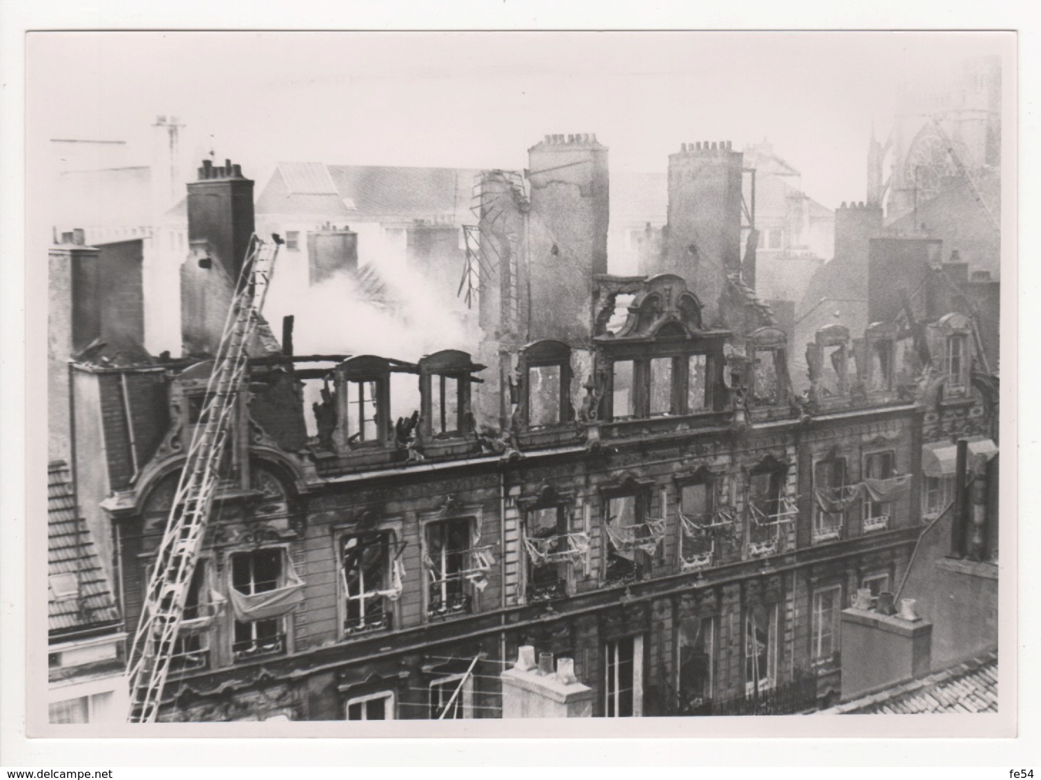 ° MOSELLE ° METZ ° RUE SERPENOISE ° INCENDIE DU MAGASIN "STUHLER" le 9 JUILLET 1980 ° POMPIERS ° LOT DE 19 PHOTOS °