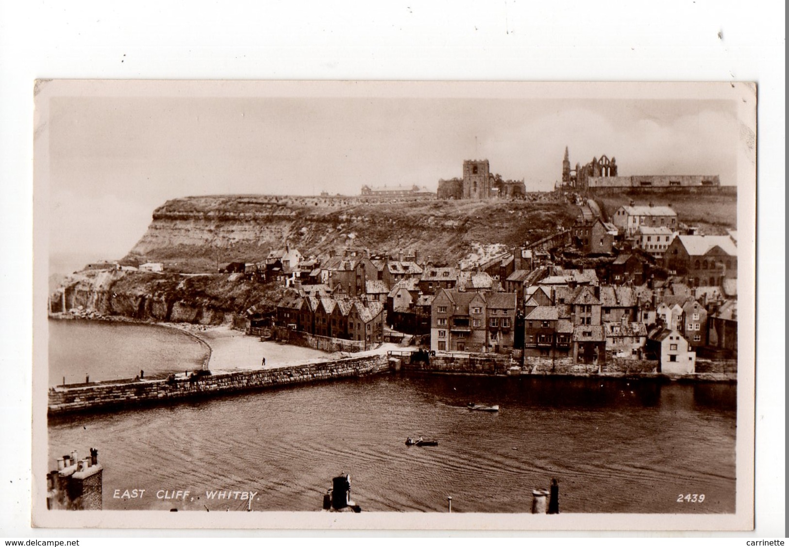 ROYAUME UNI - ANGLETERRE - WHITBY - East Cliff - Whitby