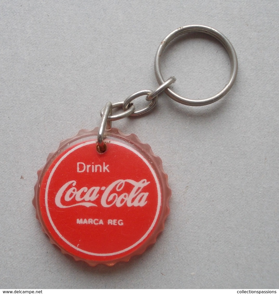 - Porte-clefs. COCA COLA - - Porte-clefs