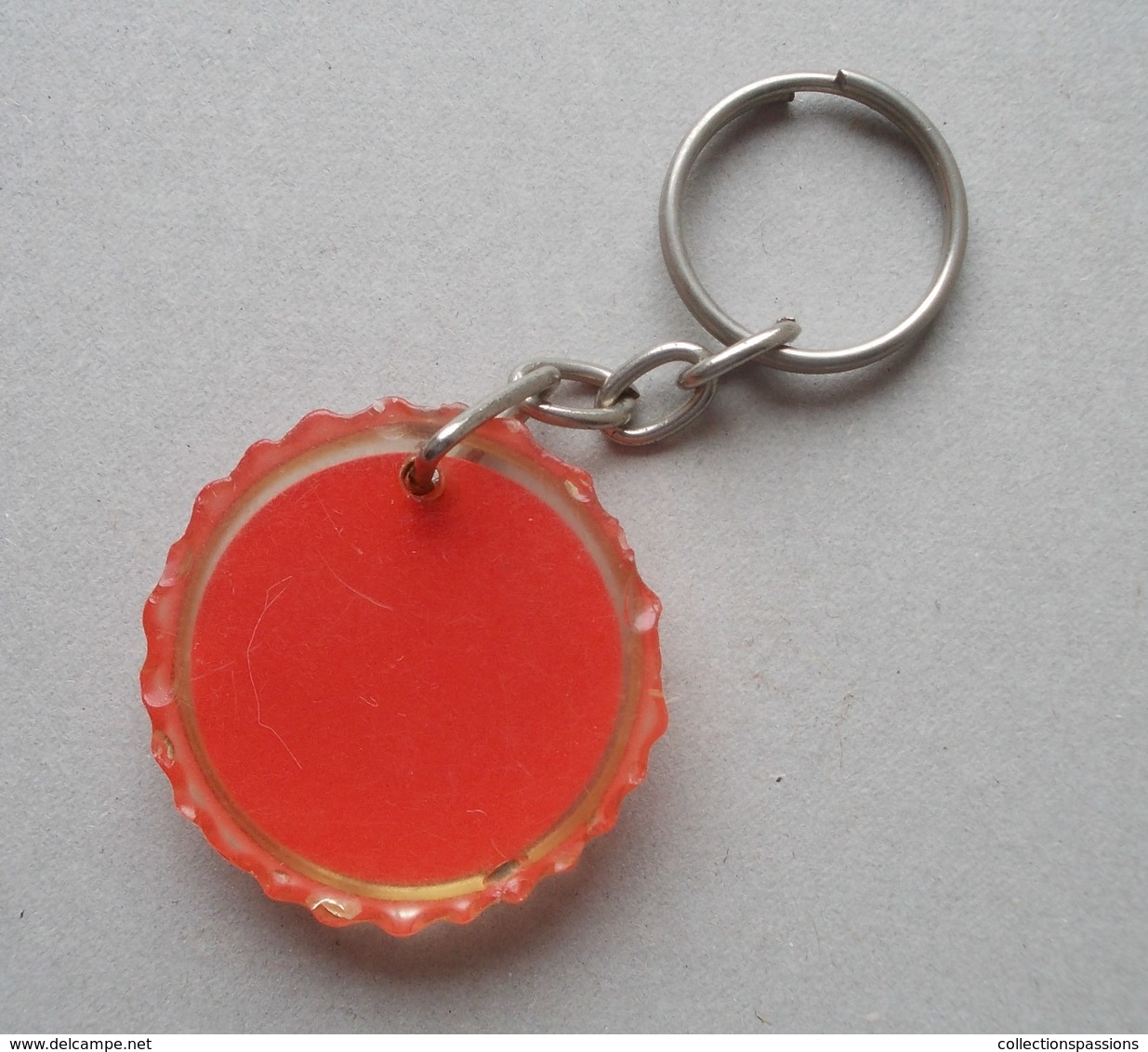 - Porte-clefs. COCA COLA - - Key Chains