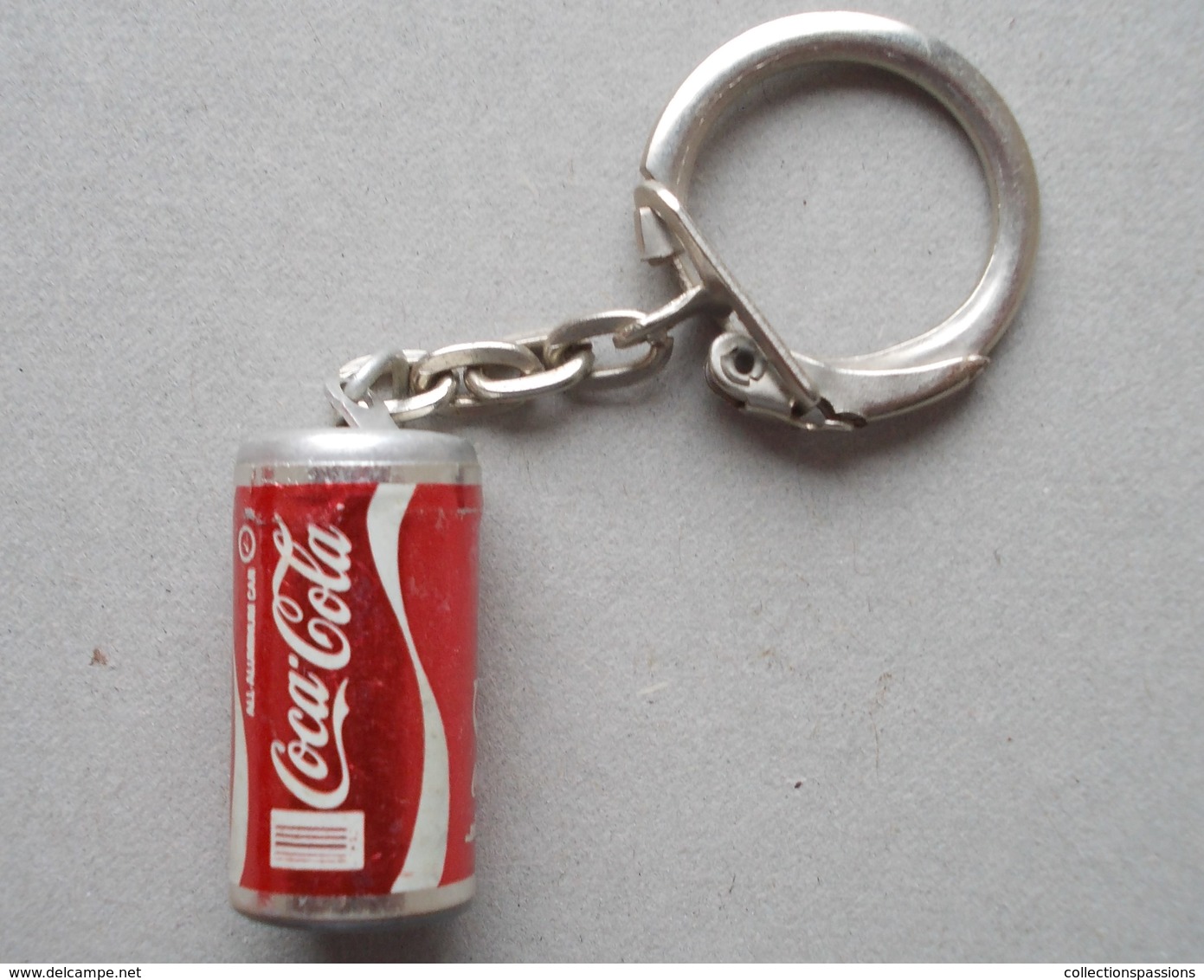 - Porte-clefs. COCA COLA - - Schlüsselanhänger