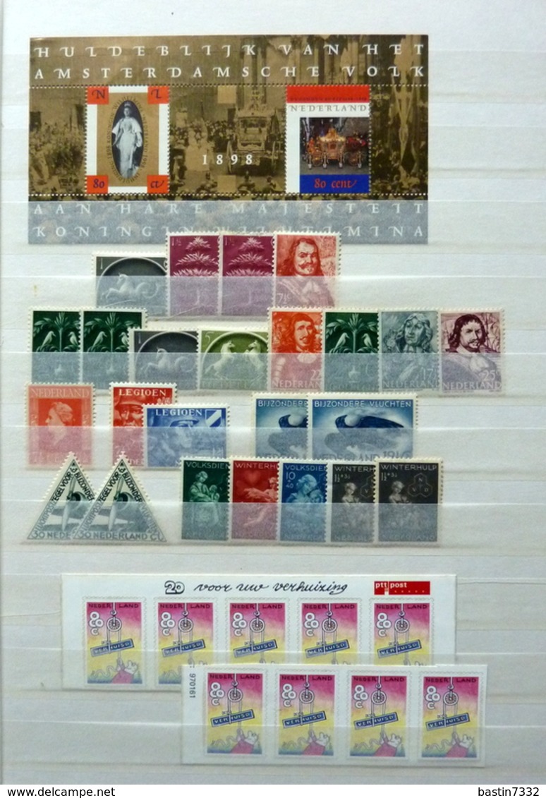 Netherlands/Pays-Bas/Holland collection in 4 stockbooks MNH/MH/Postfris/Ongebruikt/Neuf avec/sans charniere