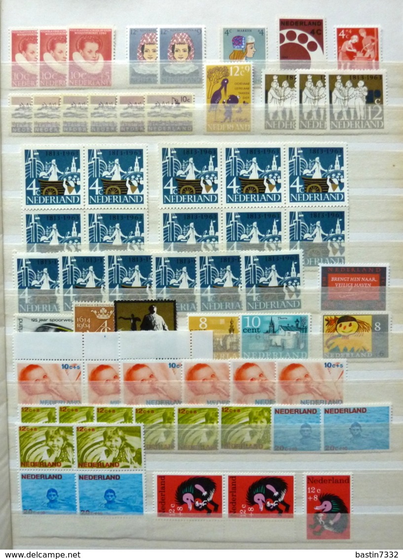 Netherlands/Pays-Bas/Holland collection in 4 stockbooks MNH/MH/Postfris/Ongebruikt/Neuf avec/sans charniere