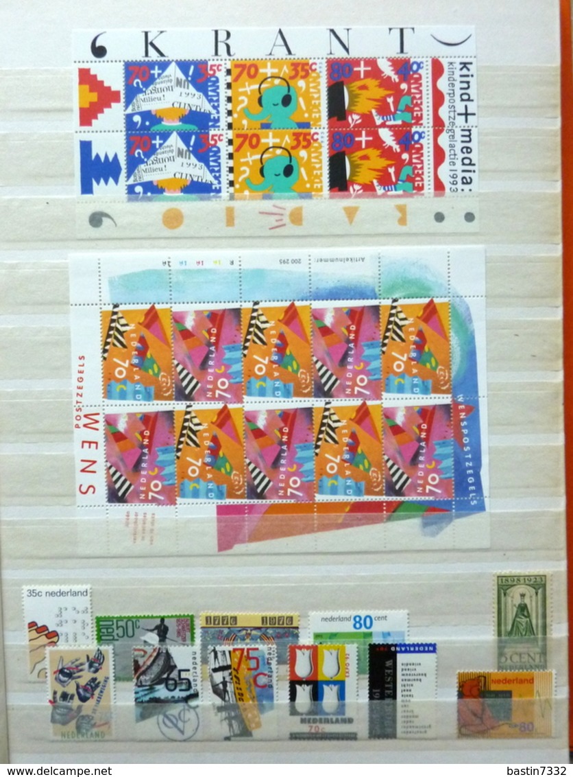 Netherlands/Pays-Bas/Holland collection in 4 stockbooks MNH/MH/Postfris/Ongebruikt/Neuf avec/sans charniere