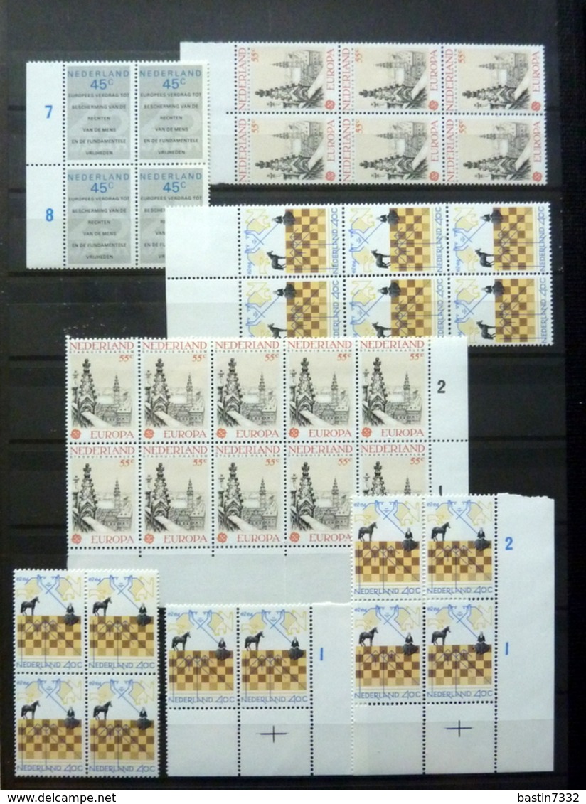 Netherlands/Pays-Bas/Holland collection in 4 stockbooks MNH/MH/Postfris/Ongebruikt/Neuf avec/sans charniere