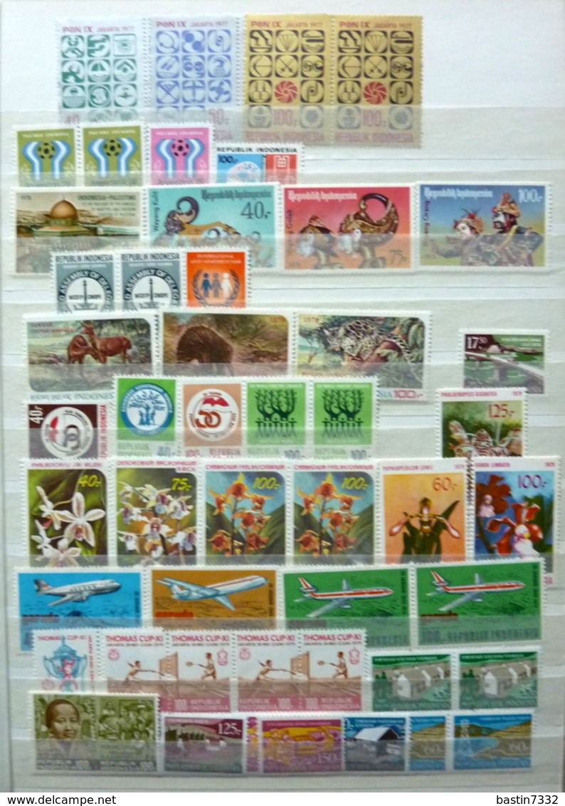 Indonesia/Indonesië Collection In Davo Binder+ 4 Stockbooks - Verzamelingen (in Albums)