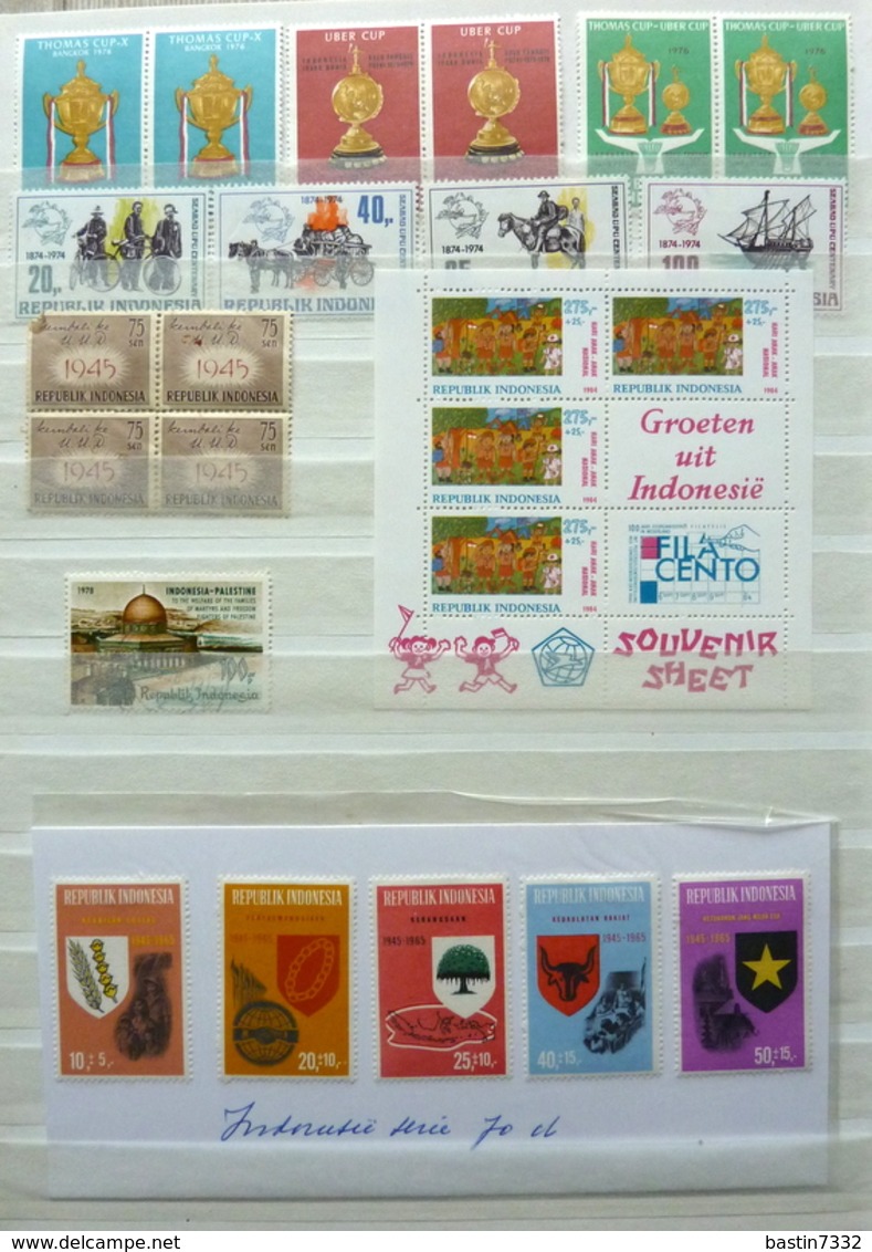 Indonesia/Indonesië collection in Davo binder+ 4 stockbooks