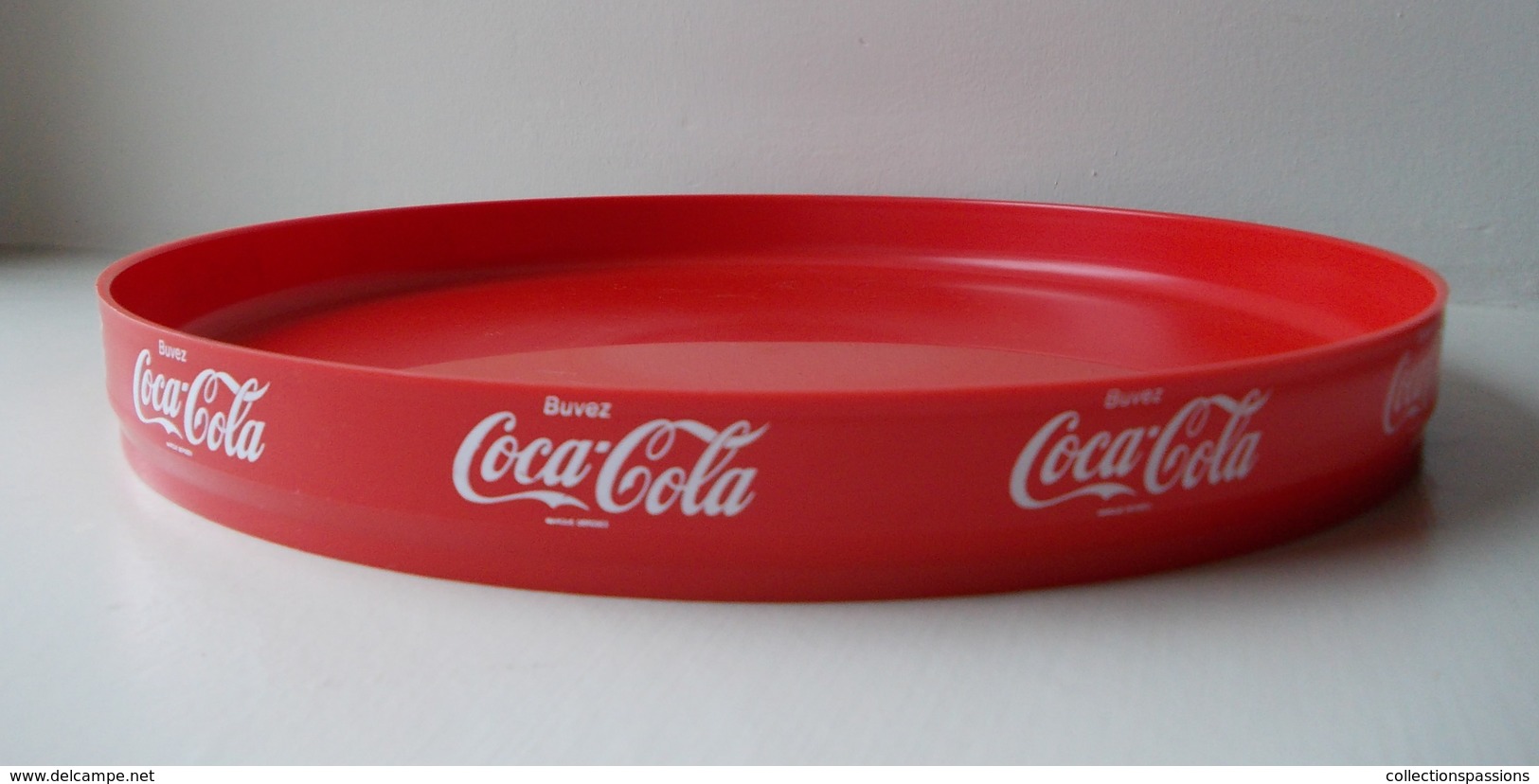 - Plateau. COCA COLA - - Tabletts