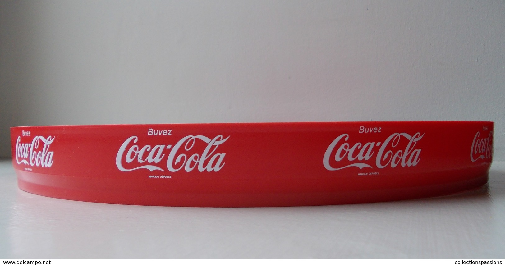 - Plateau. COCA COLA - - Tabletts