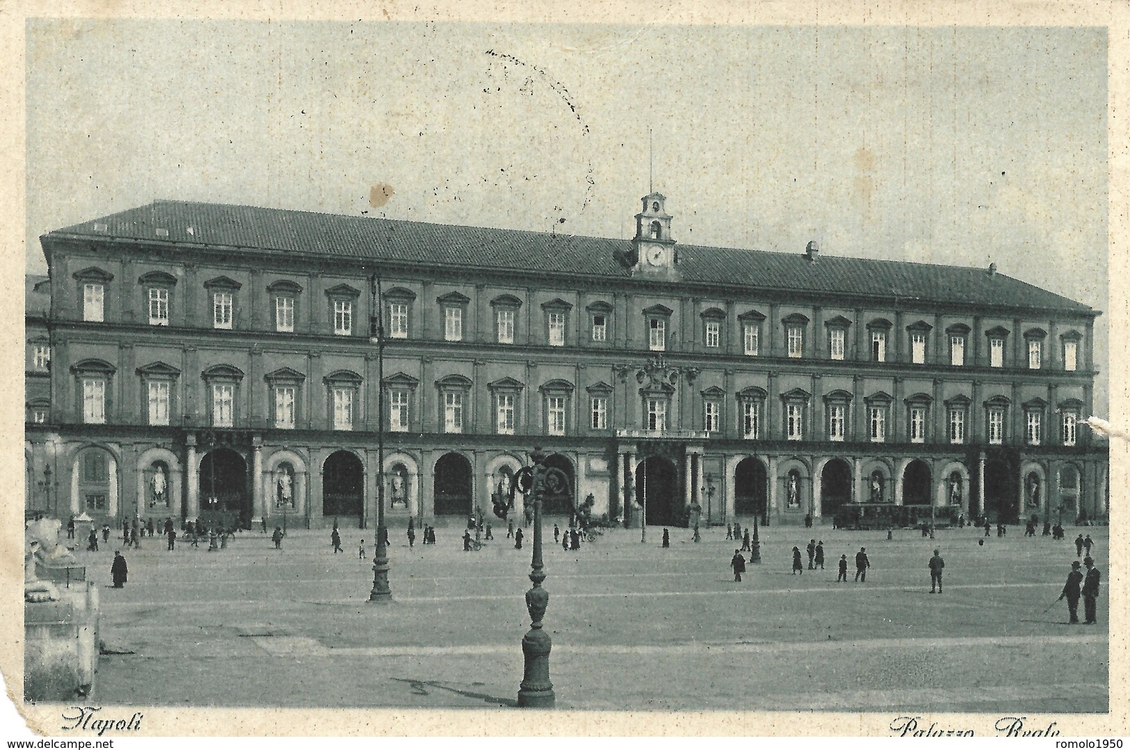 2 CARTOLINE DI NAPOLI,PIAZZA PLEBISCITO NEL 1918, PALAZZO REALE  VIAGGIATA NEL 1929. - Napoli