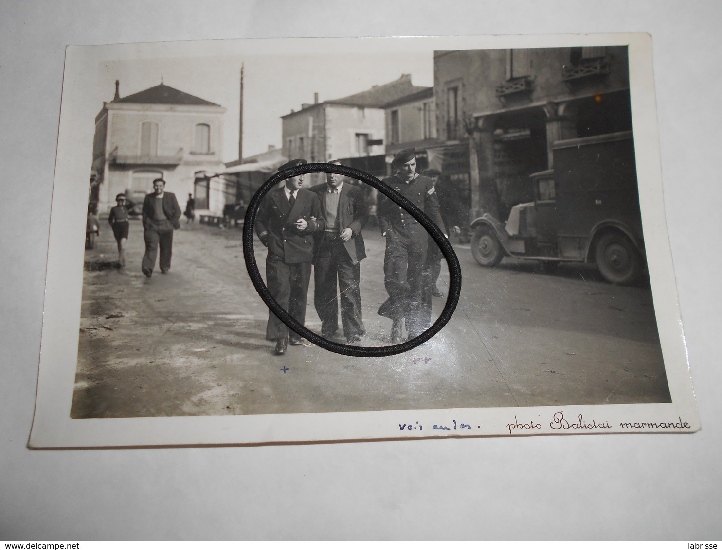 Photo Aviateurs Espagnols à Miramont (lot & Garonne) Le 7 Juin 1937 Voiture , Camionette Renault - Autres & Non Classés