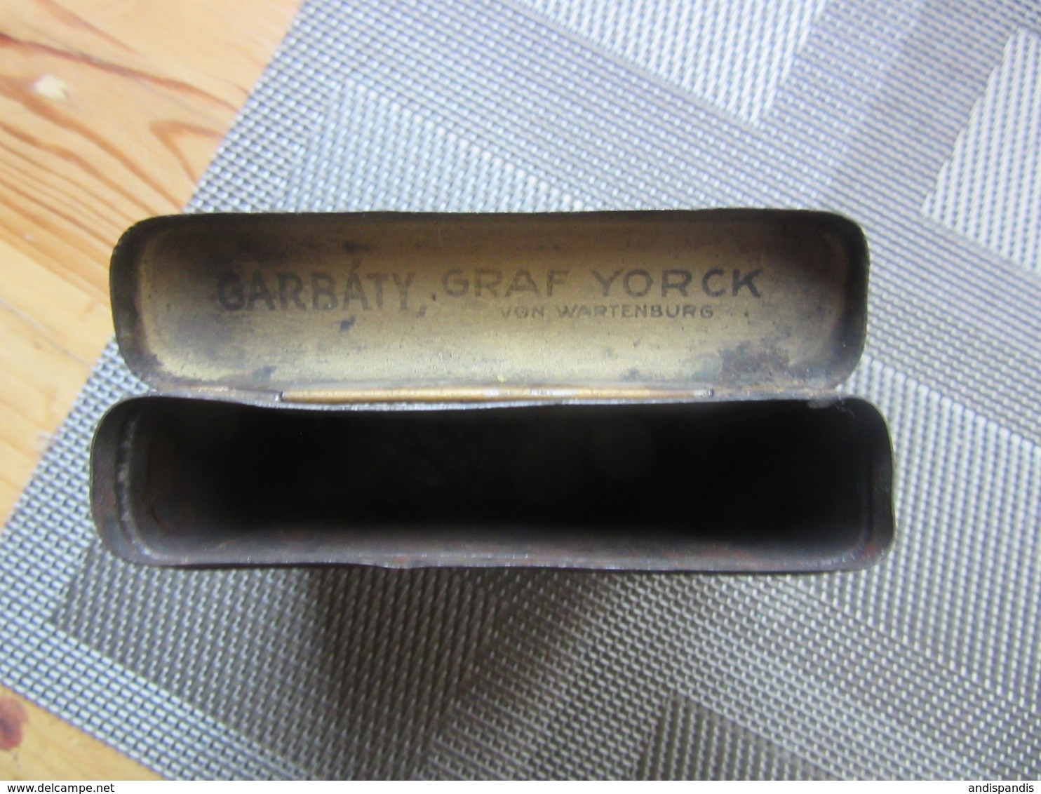 Old GARBATY  Cigarette   Metal Tin Box 1920 / 30s