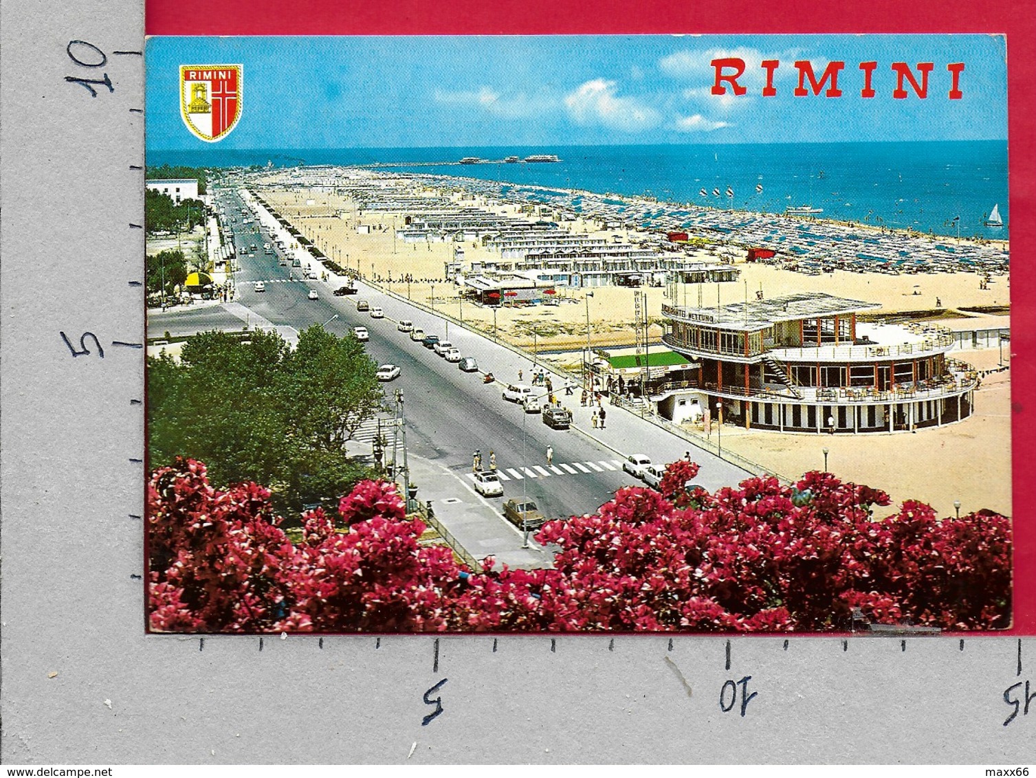 CARTOLINA VG ITALIA - RIMINI - Lungomare E Spiaggia - 10 X 15 - ANN. 1975 - Rimini