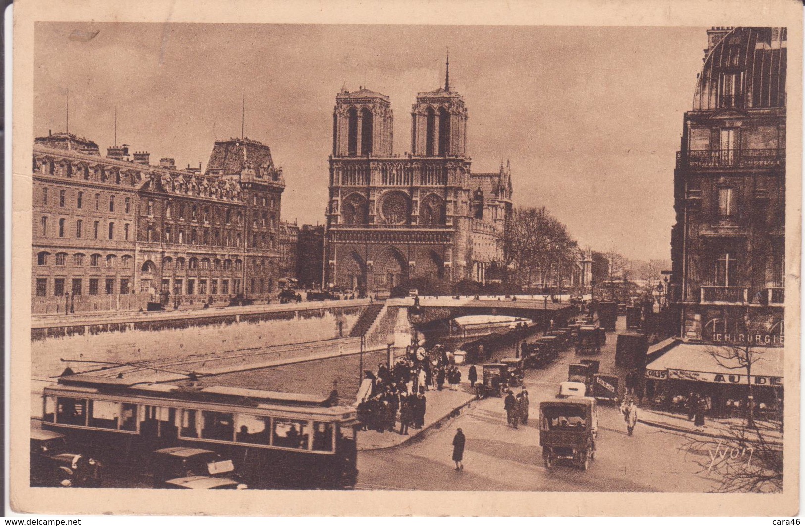 CPA - PARIS EN FLANANT..............27. NORE DAME Vue De La Place St Michel - Eglises