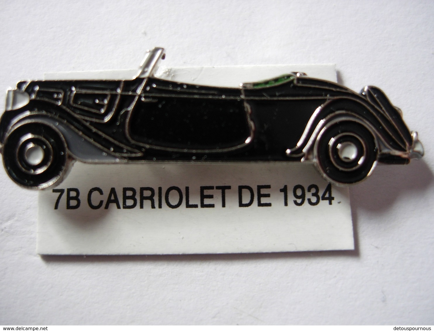 PIN'S 7B CABRIOLET   DE 1934  ESTAMPILLE EDITIONS ATLAS - Autres & Non Classés