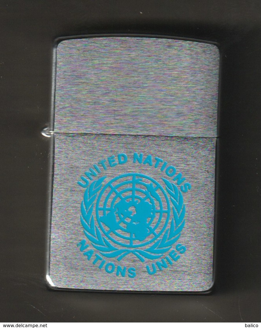 ZIPPO - UNITED NATIONS -  Chromé Brossé  1995 - Réf, 745 - Zippo