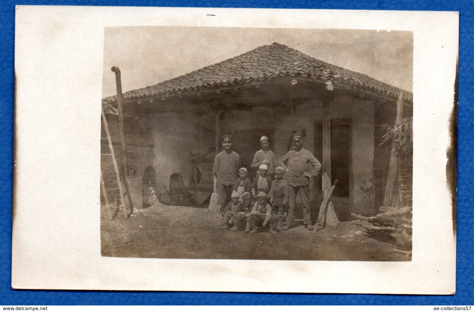 Carte Photo  - Groupe De Soldats Allemands --  Front De L Est  -  Juin 1918 - Guerre 1914-18