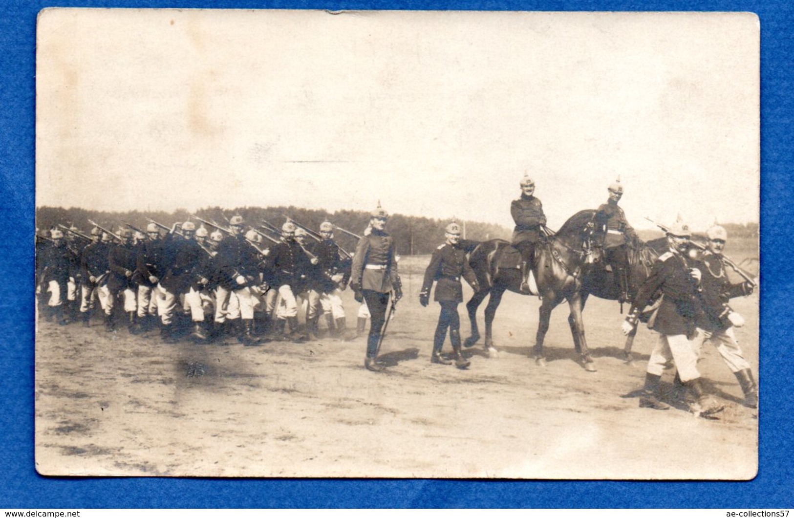 Carte Photo  - Soldats Allemands -- Abimée - Guerre 1914-18