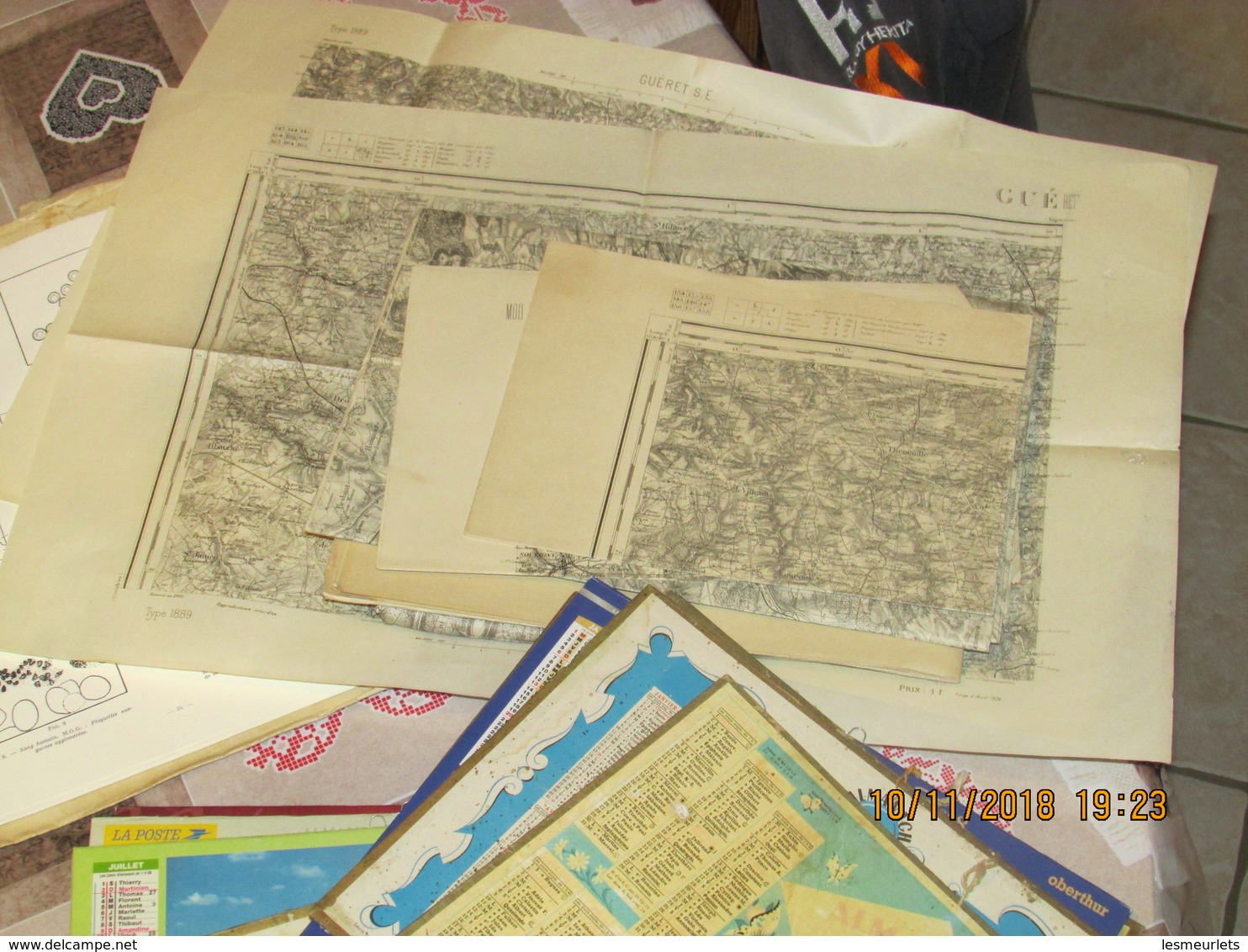 Gros lot vieux papiers environ 15 kg CPA CPM revues journaux calendriers  cartes geographiques...destockage à saisir