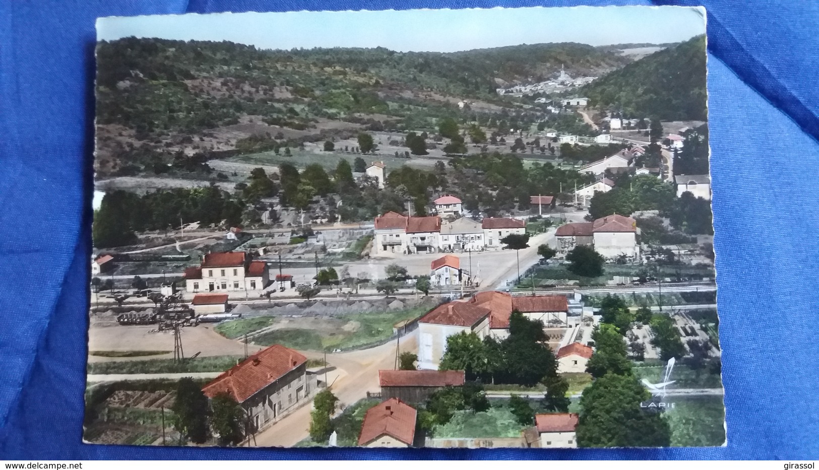 CPSM  CHEVILLON HTE MARNE LE QUARTIER DE LA GARE  VUE GENERALE  EN AVION AU DESSUS DE  5  LAPIE - Chevillon