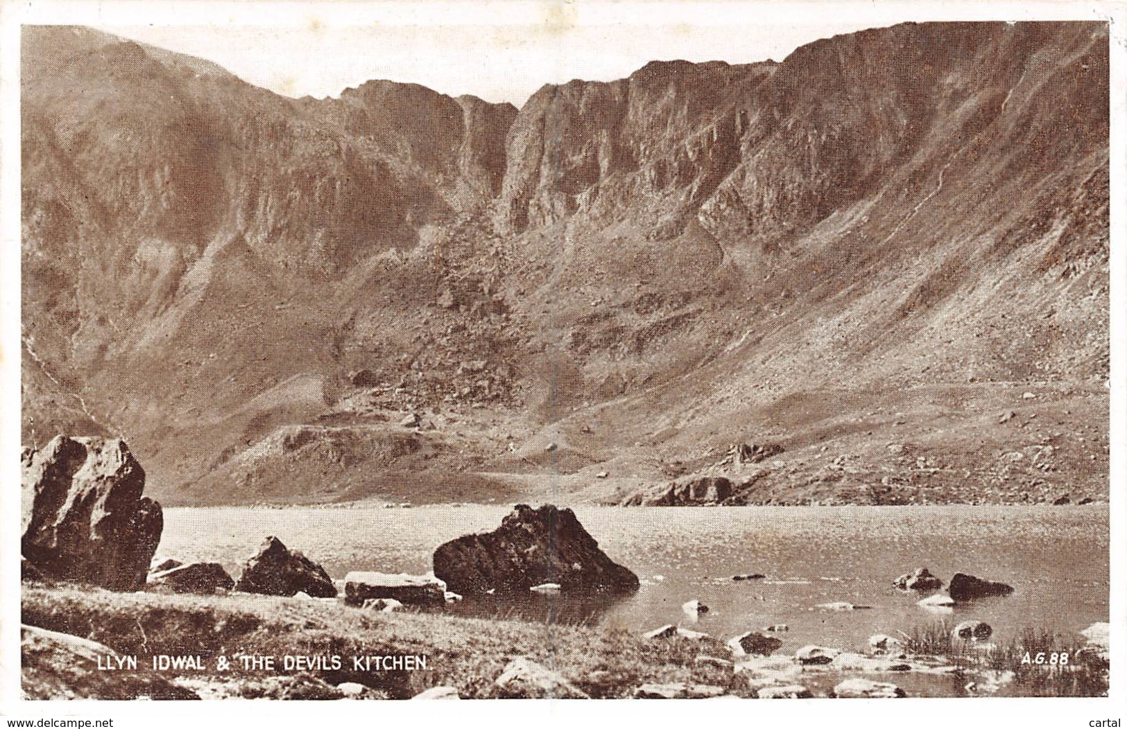 LLYN - Idwal & The Devils Kitchen - Caernarvonshire